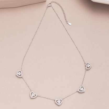 [baslovejewels]Funkelnde Halskette mit fünf Herzen