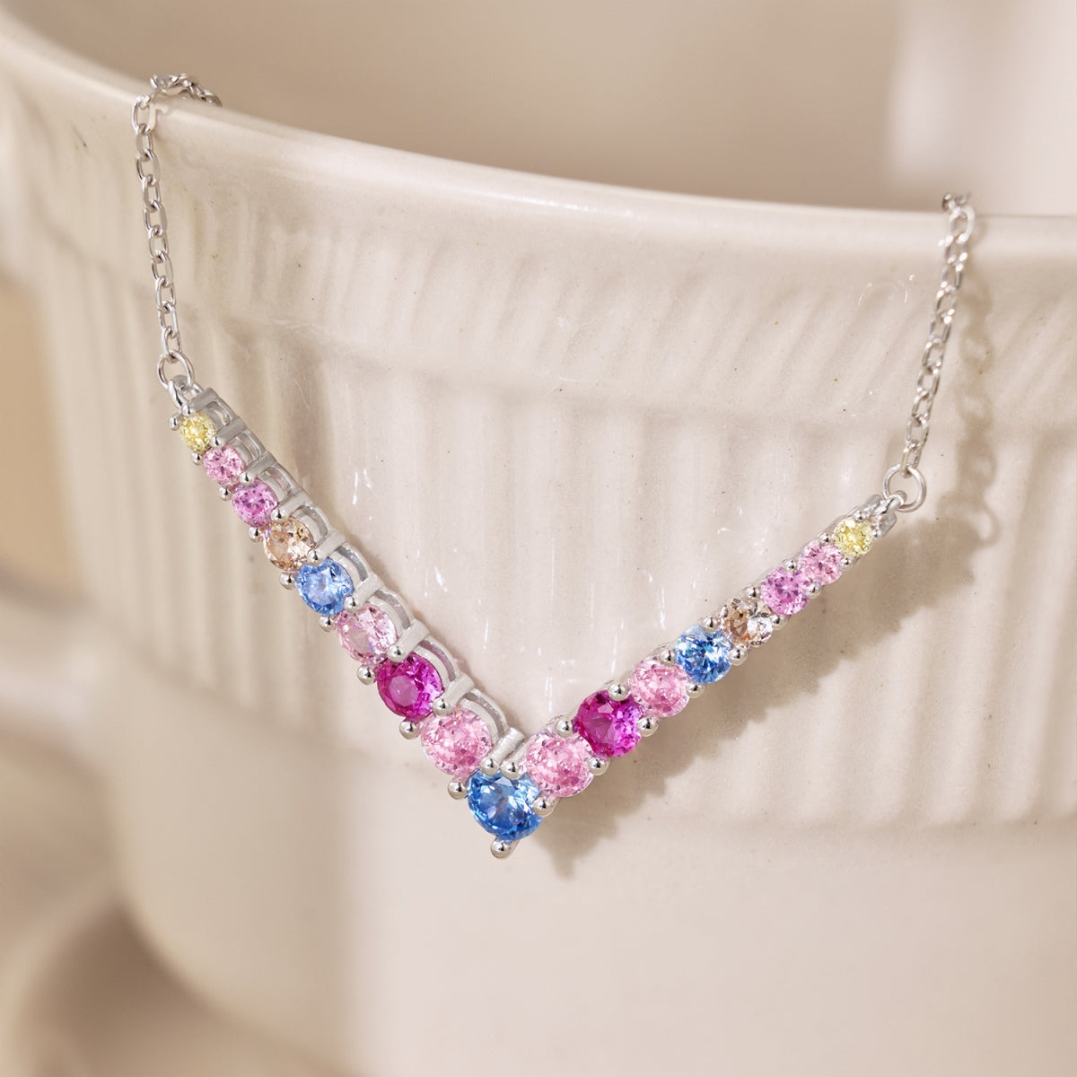 [baslovejewels]Verzierte Halskette mit Rundschliff