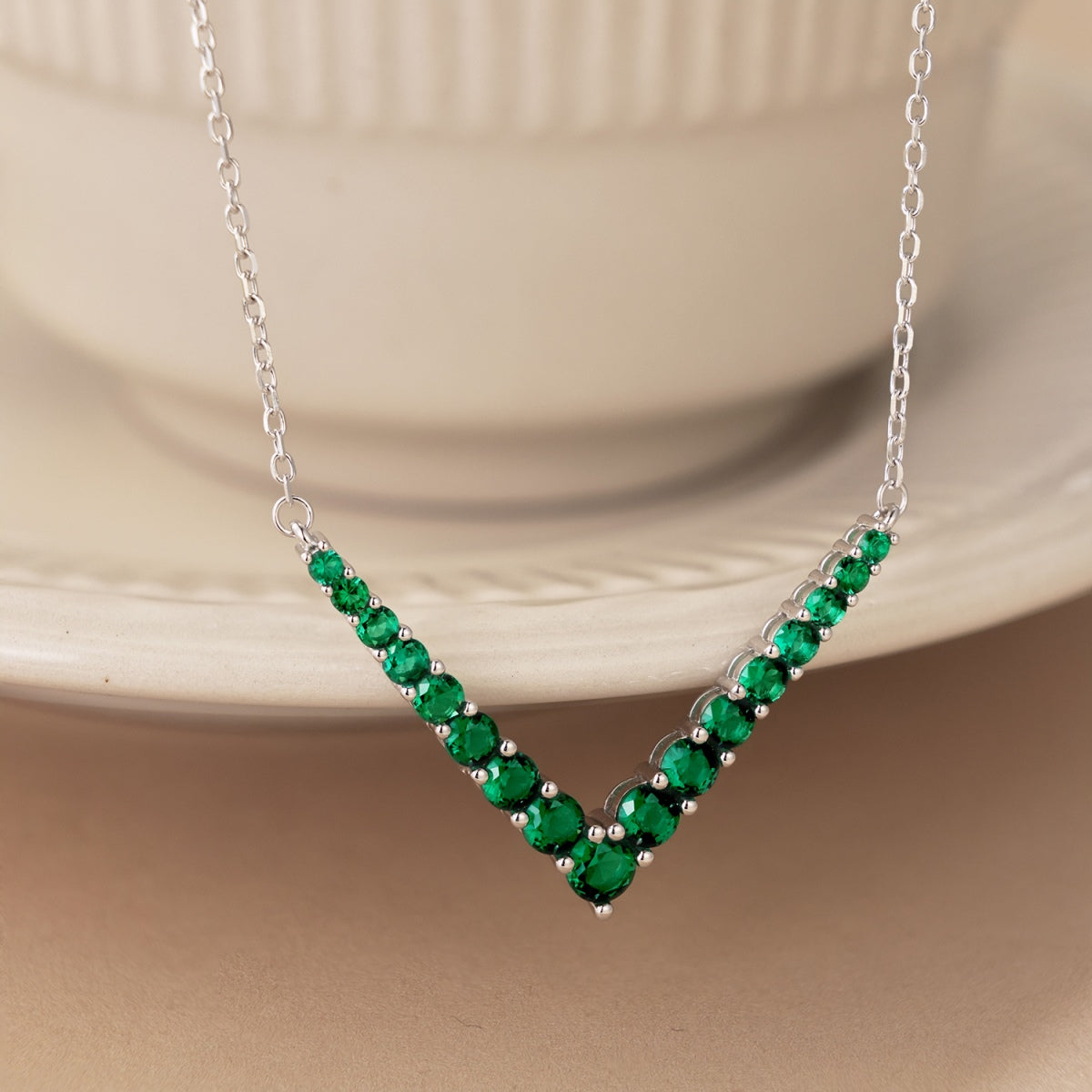 [baslovejewels]Verzierte Halskette mit Rundschliff