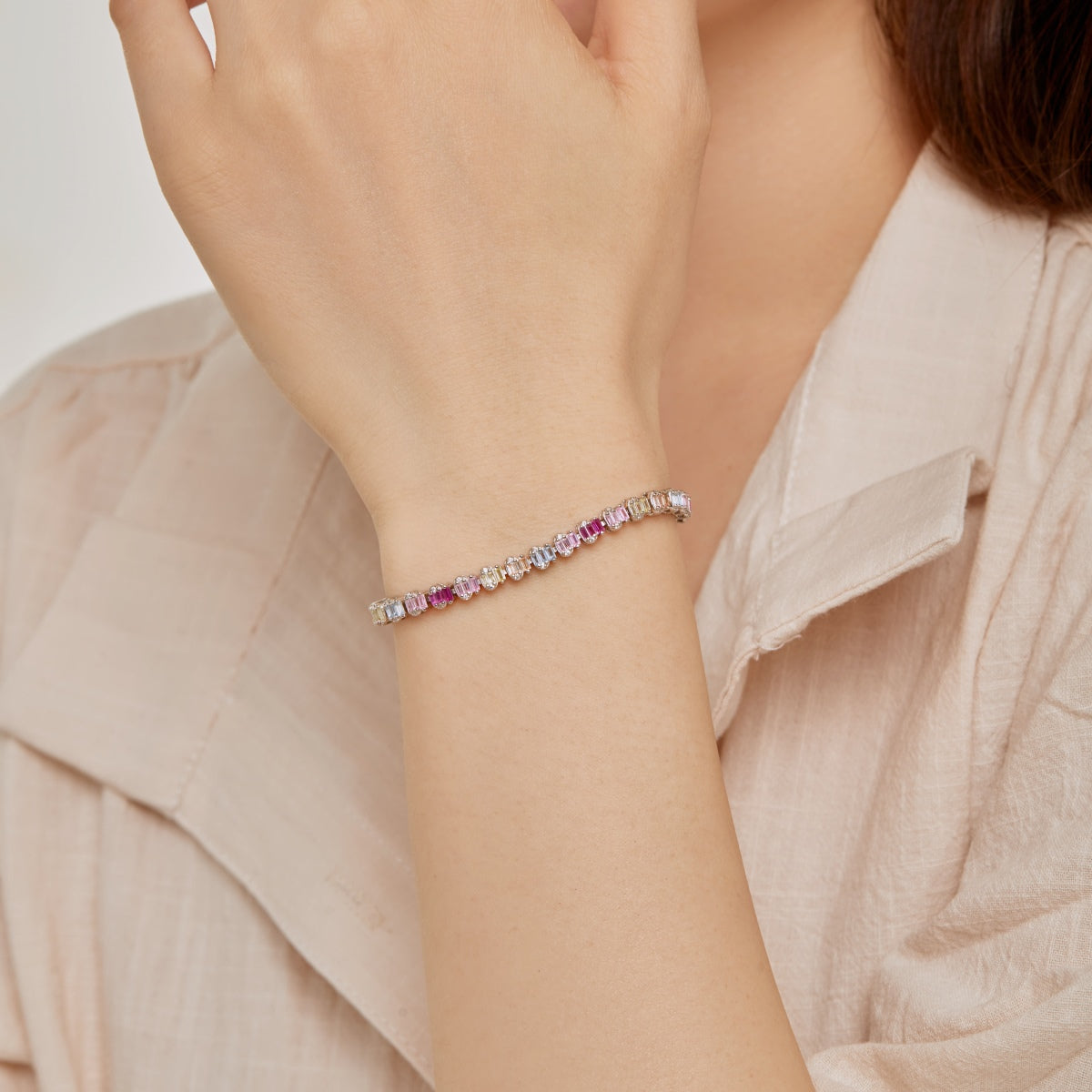 [baslovejewels]繊細でカラフルなエメラルドカットのパーティーブレスレット