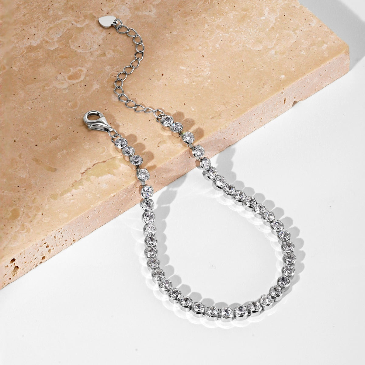 [baslovejewels] Verziertes funkelndes Armband im Rundschliff für jeden Tag