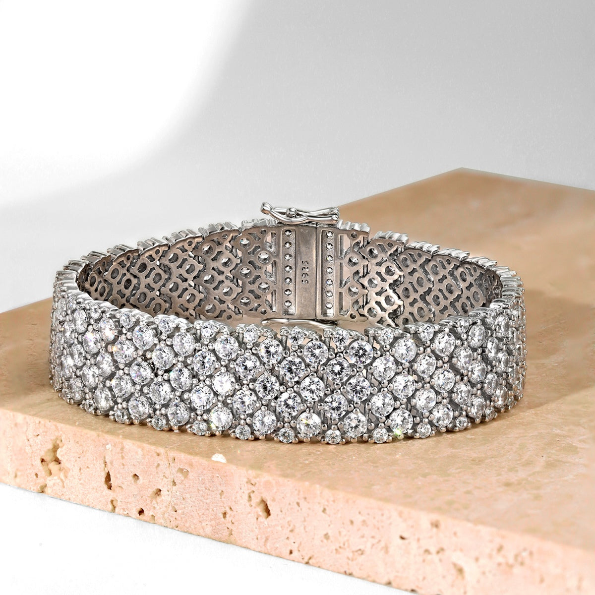 [baslovejewels]Verziertes, elegantes Party-Armband im Rundschliff