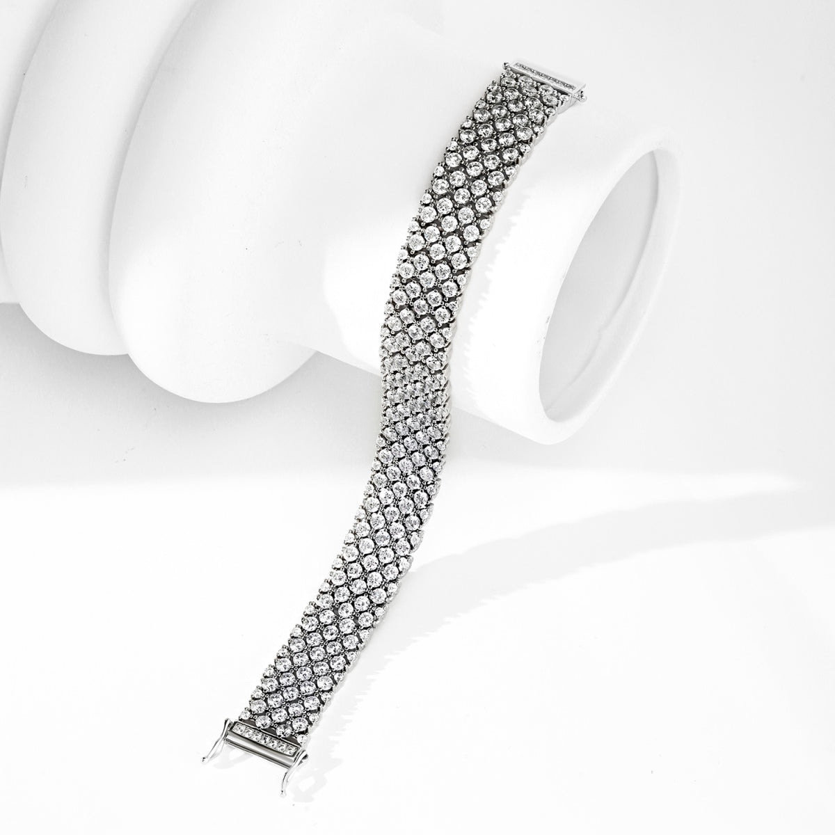 [baslovejewels]Verziertes, elegantes Party-Armband im Rundschliff