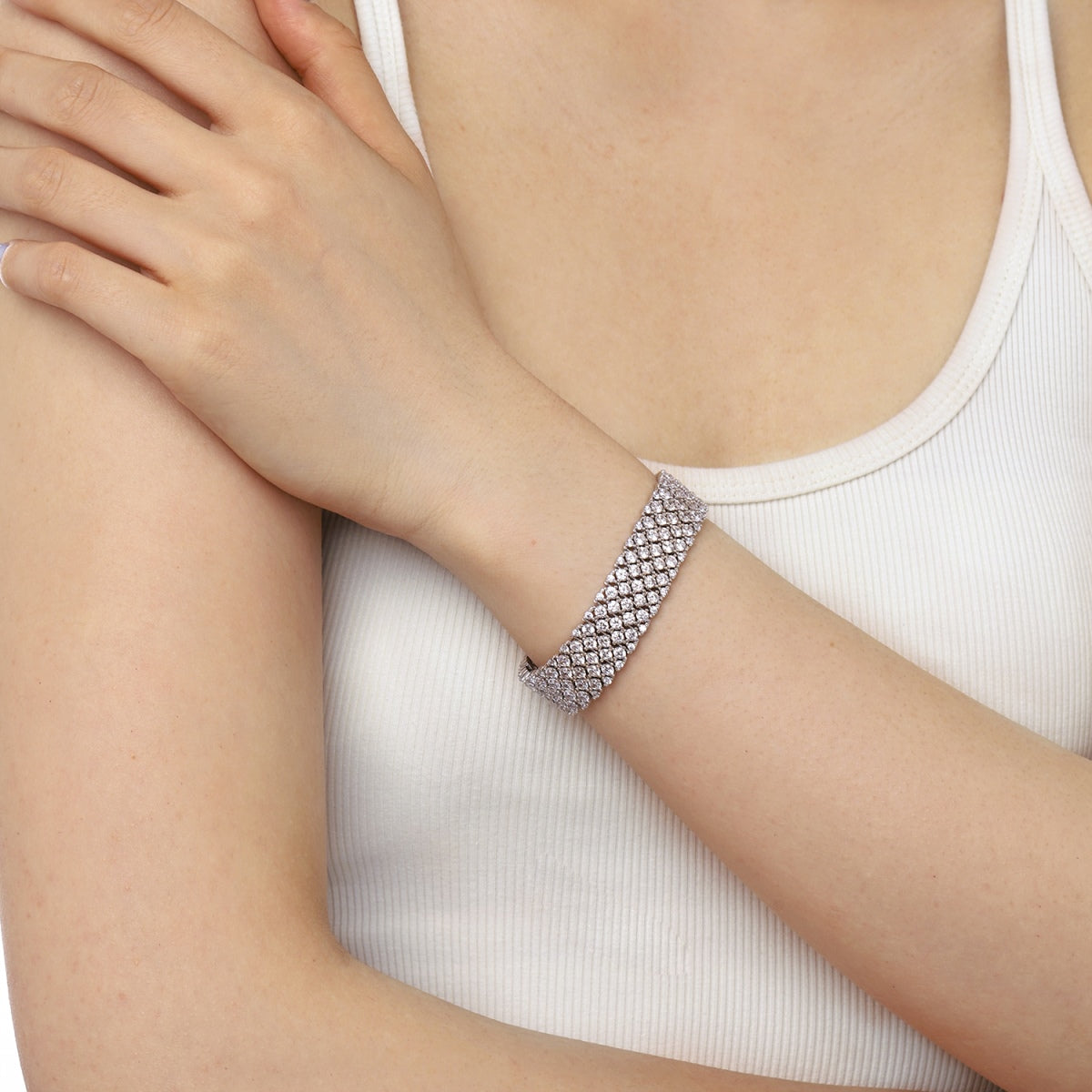 [baslovejewels]Verziertes, elegantes Party-Armband im Rundschliff