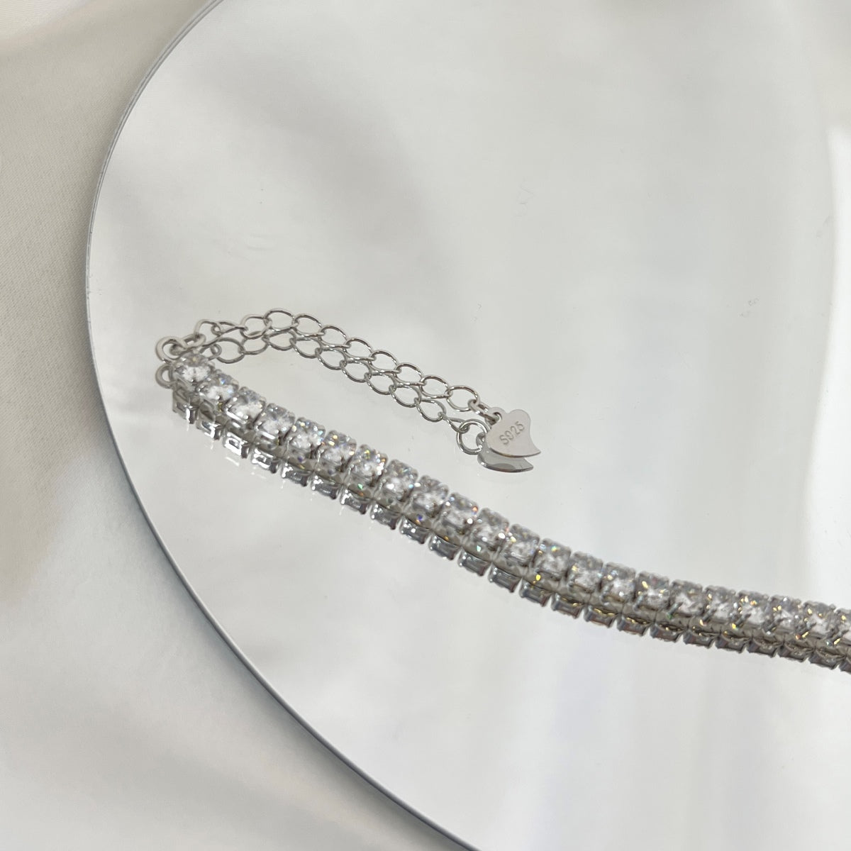 [baslovejewels] Funkelndes Armband im Rundschliff für jeden Tag