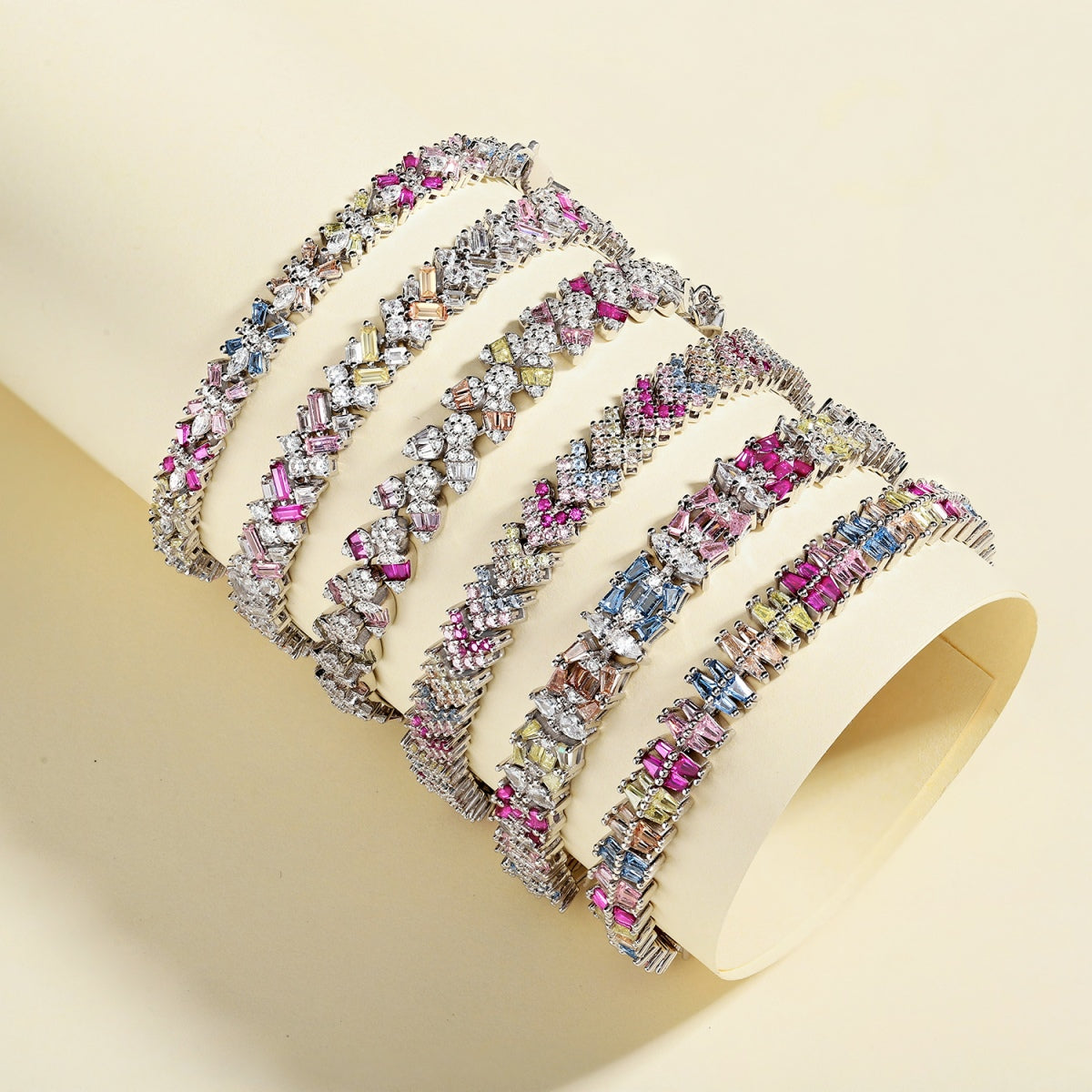 [baslovejewels]Schillerndes, einzigartiges Armband für den Alltag in mehreren Formen