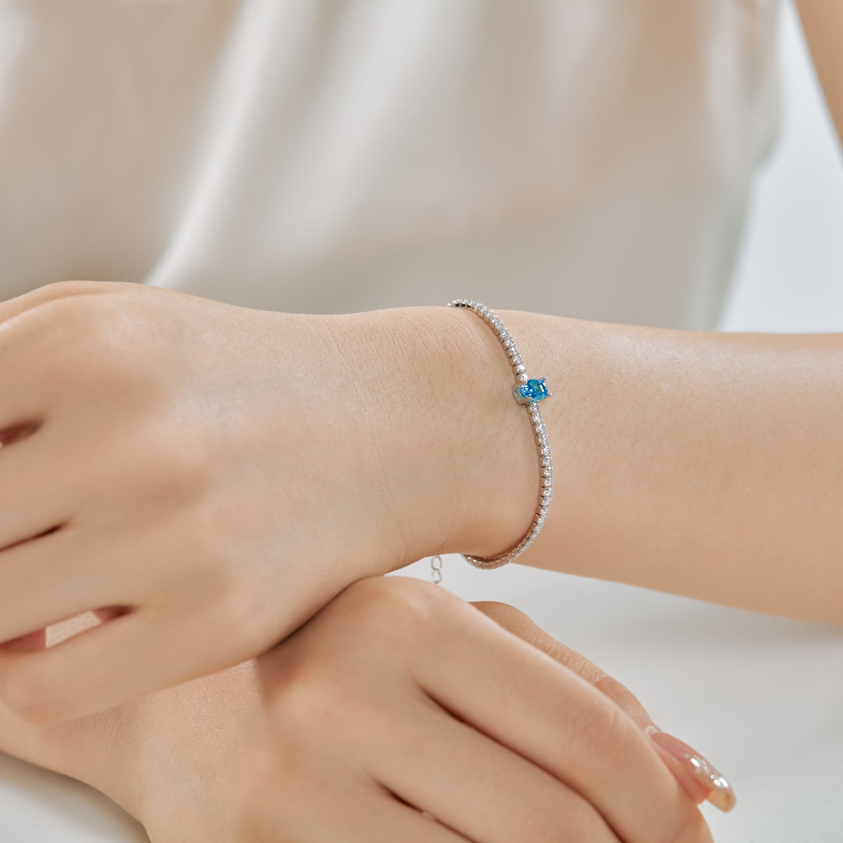 [baslovejewels]0.75カラットの絶妙なオーバルカットデイリーブレスレット