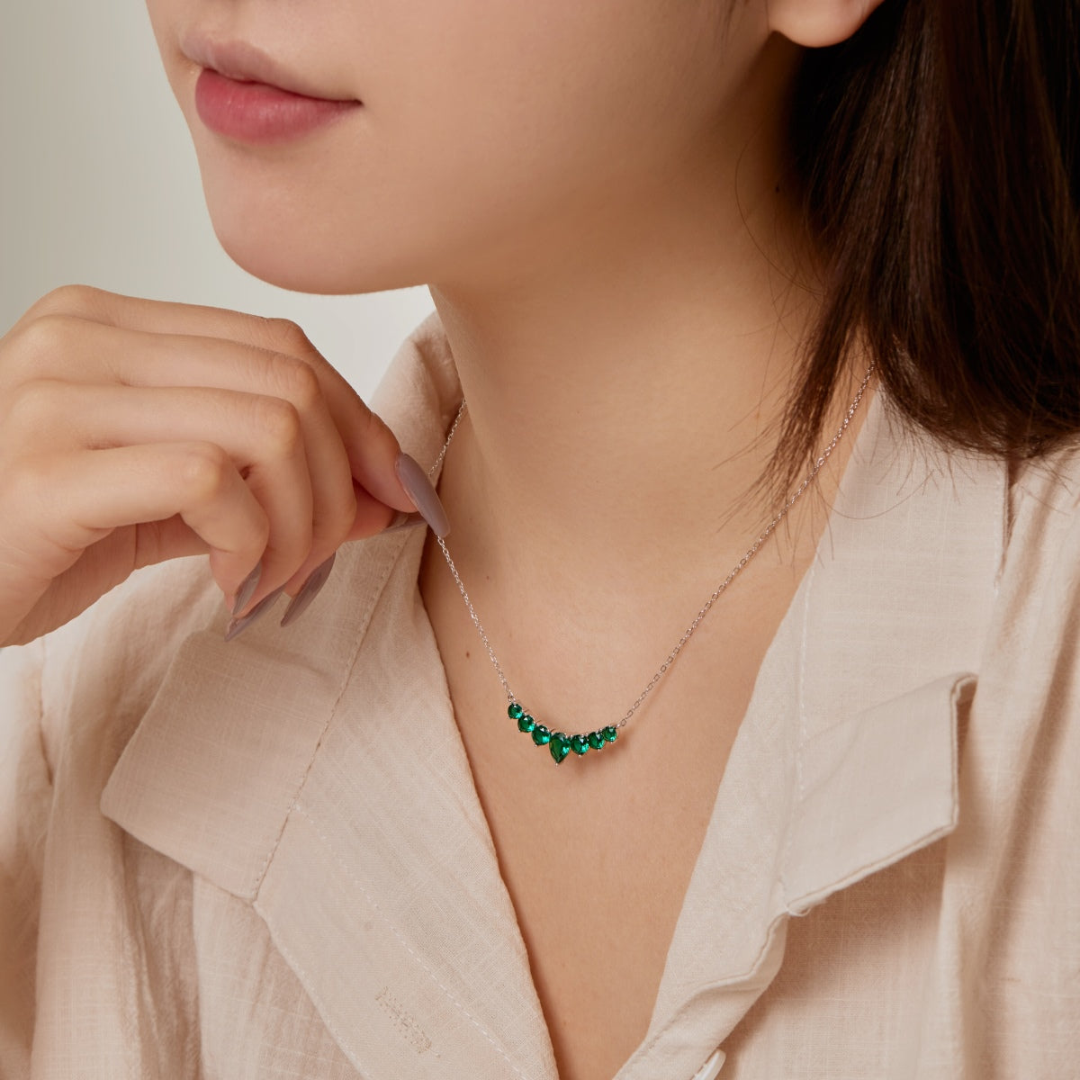 [baslovejewels]Zierliche bunte Herzkette