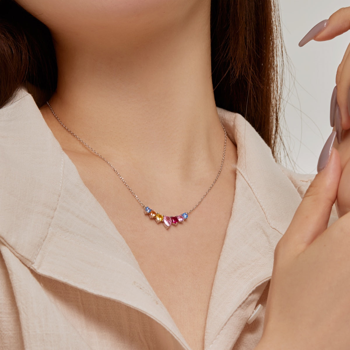 [baslovejewels]Zierliche bunte Herzkette