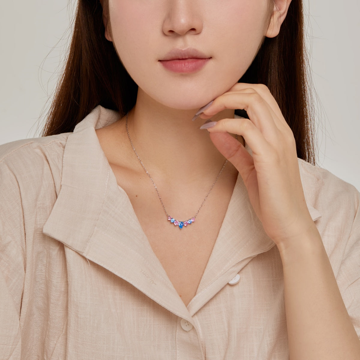 [baslovejewels]Zierliche bunte Herzkette