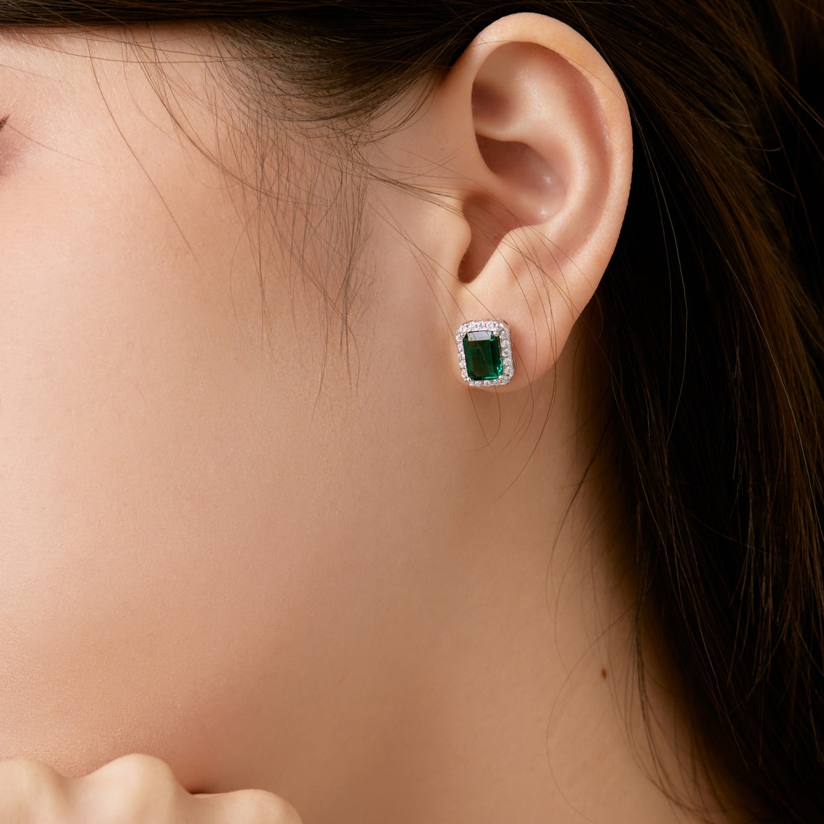 [baslovejewels]豪華で上品なエメラルドカットのバンケットイヤリング