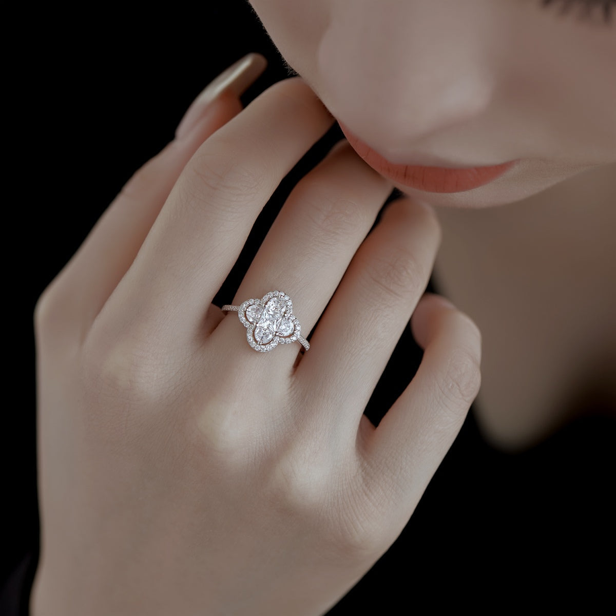 [baslovejewels]Luxuriöser Eternity-Bankettring in Blumenform