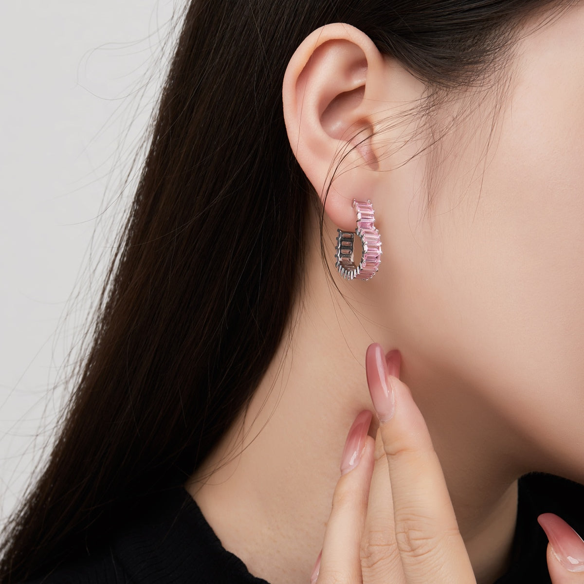 [baslovejewels] Strahlende Herz-Ohrringe mit Cut-Out