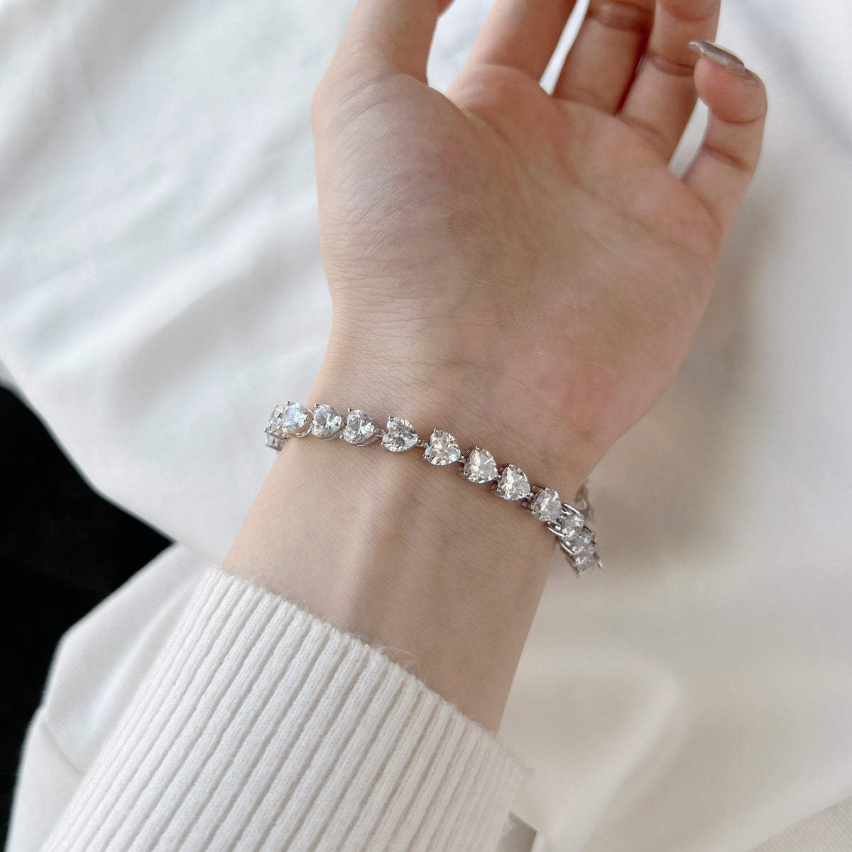 [baslovejewels]0,75 Karat elegantes romantisches Herzform-Liebhaberarmband