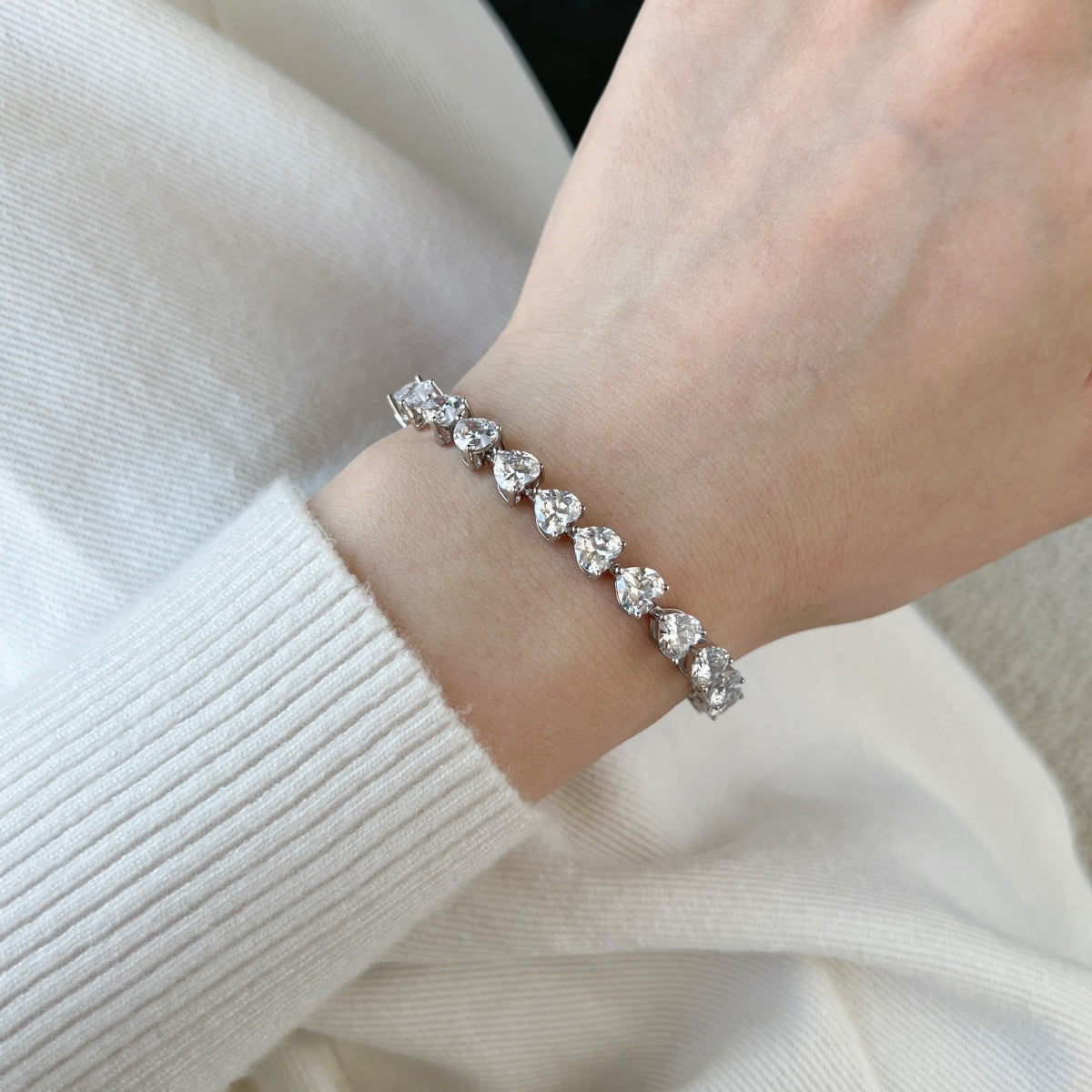 [baslovejewels]0,75 Karat elegantes romantisches Herzform-Liebhaberarmband