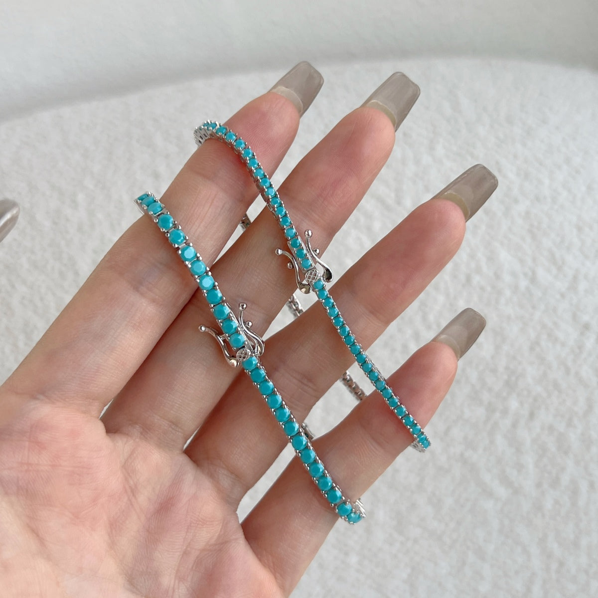 [baslovejewels]まばゆいばかりの絶妙なラウンドカットのデイリーブレスレット