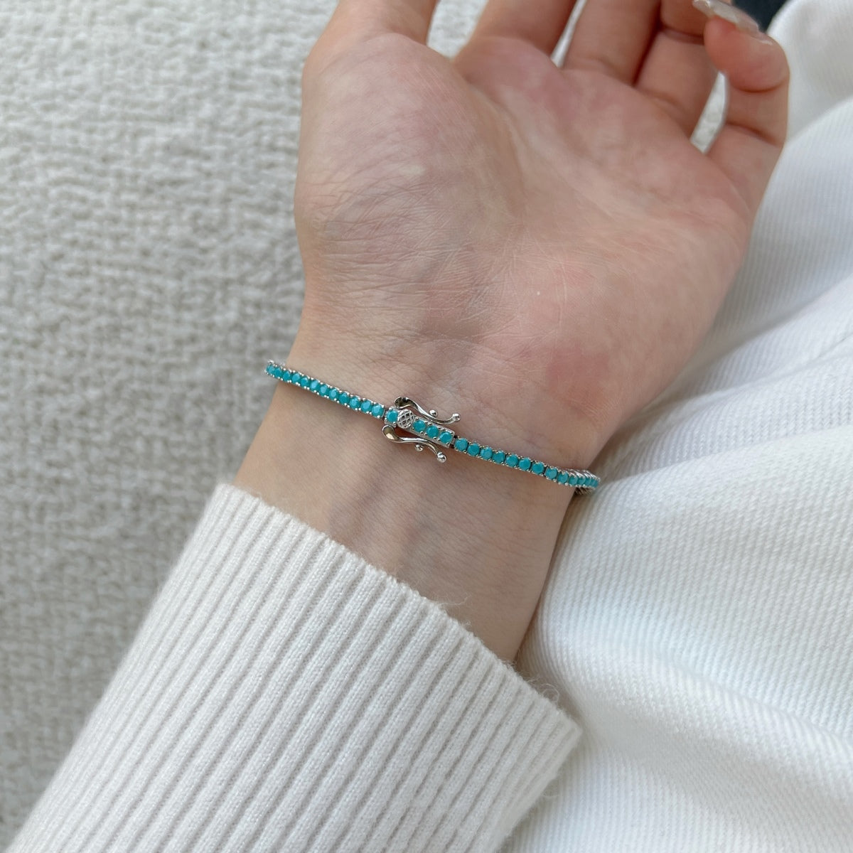 [baslovejewels]まばゆいばかりの絶妙なラウンドカットのデイリーブレスレット