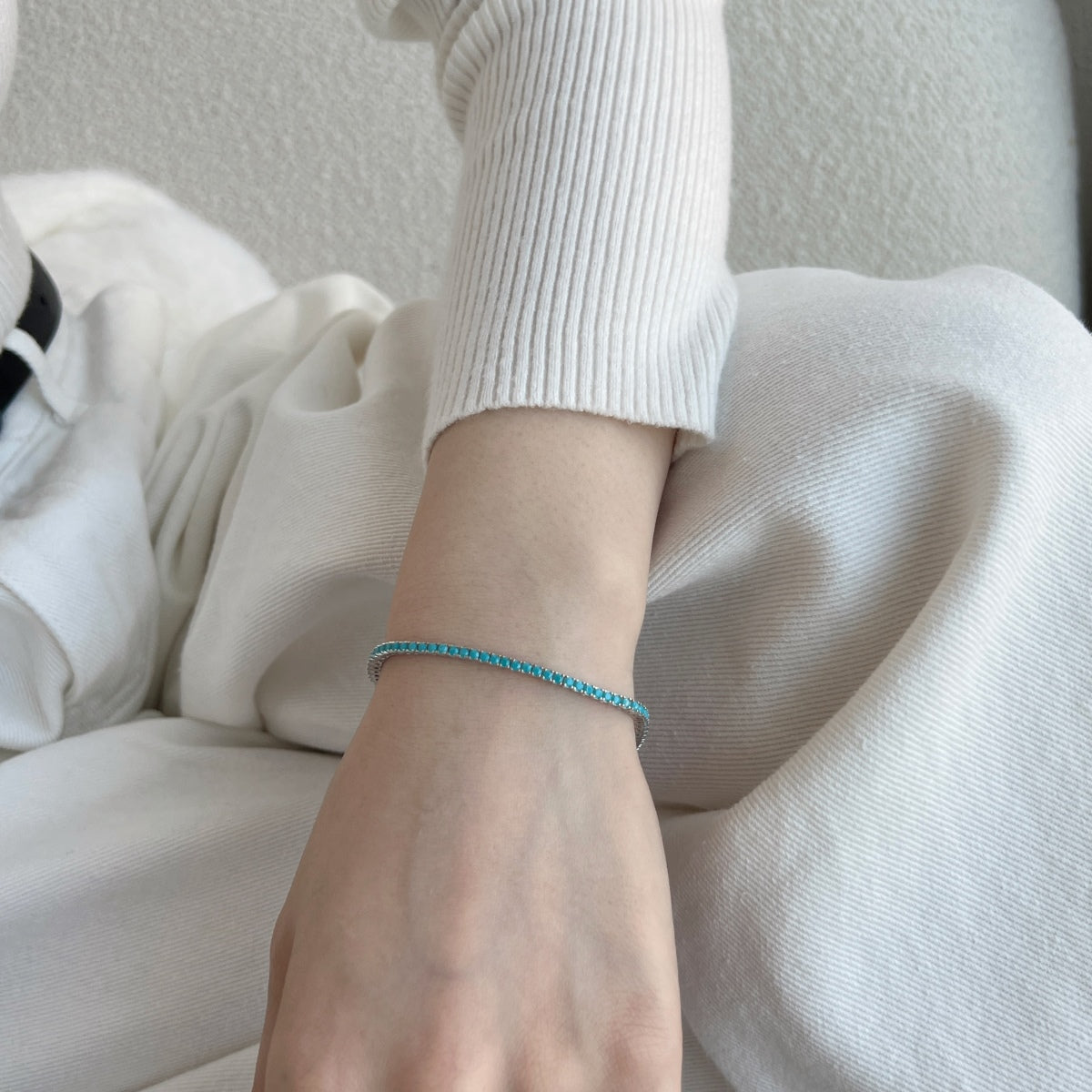 [baslovejewels]まばゆいばかりの絶妙なラウンドカットのデイリーブレスレット