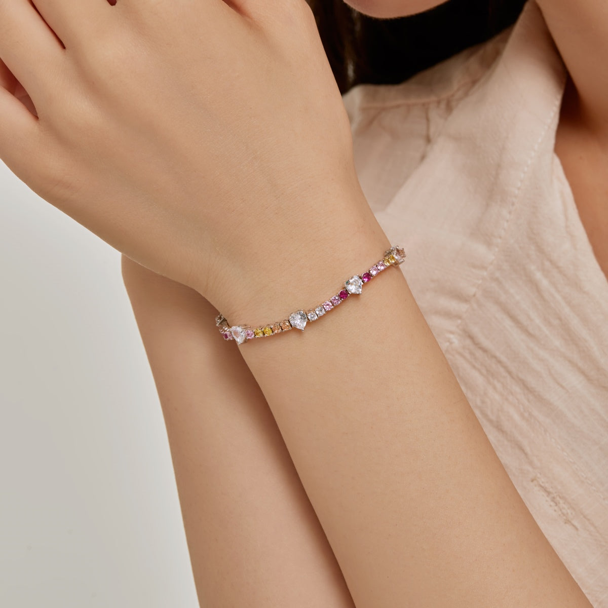 [baslovejewels]ロマンチックなハートシェイプラウンドカットラバーブレスレット