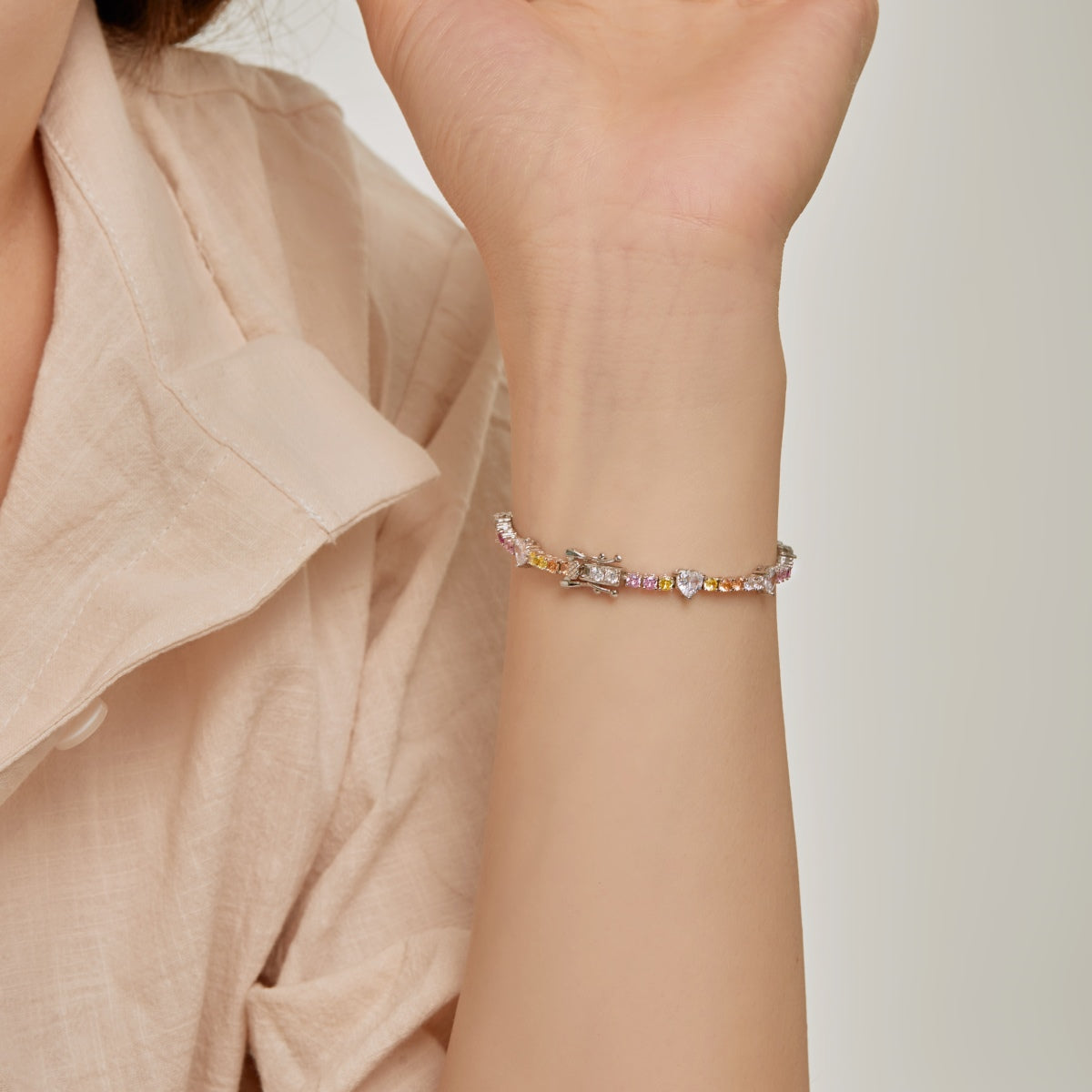 [baslovejewels]ロマンチックなハートシェイプラウンドカットラバーブレスレット