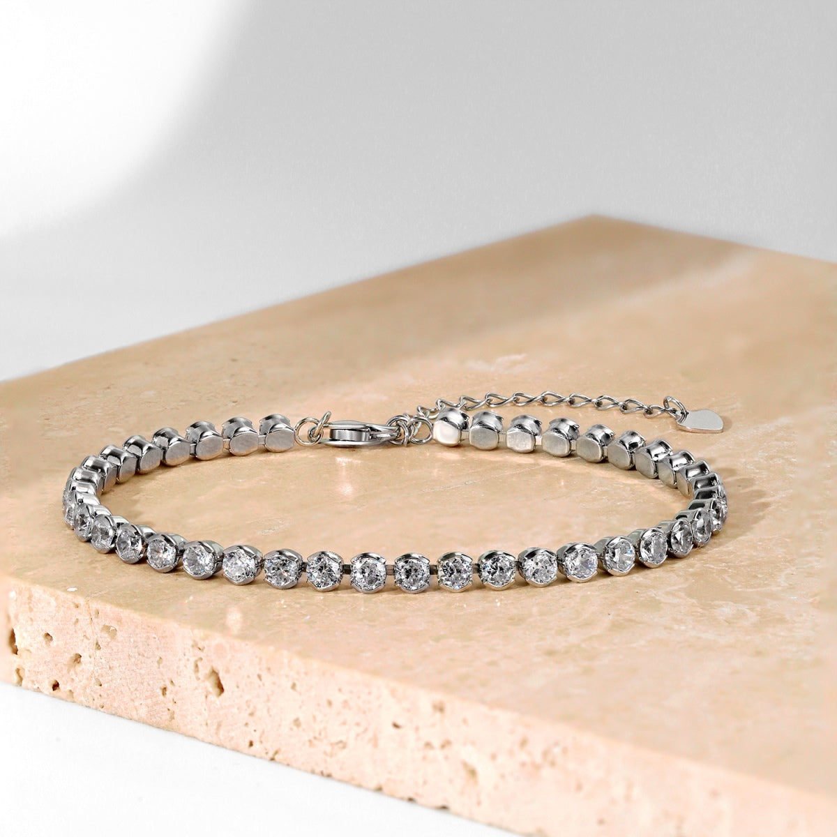 [baslovejewels]Schillerndes funkelndes Armband im Rundschliff für jeden Tag