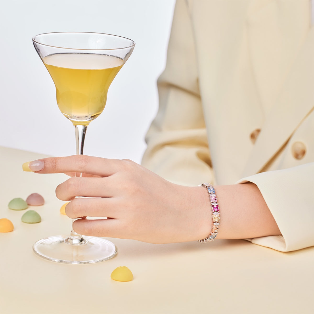 [baslovejewels] Zartes, farbenfrohes Party-Armband mit mehreren Schnitten
