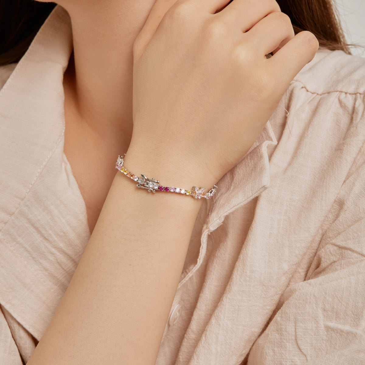 [baslovejewels]華やかでカラフルな蝶の形のラウンドカットのデイリーブレスレット