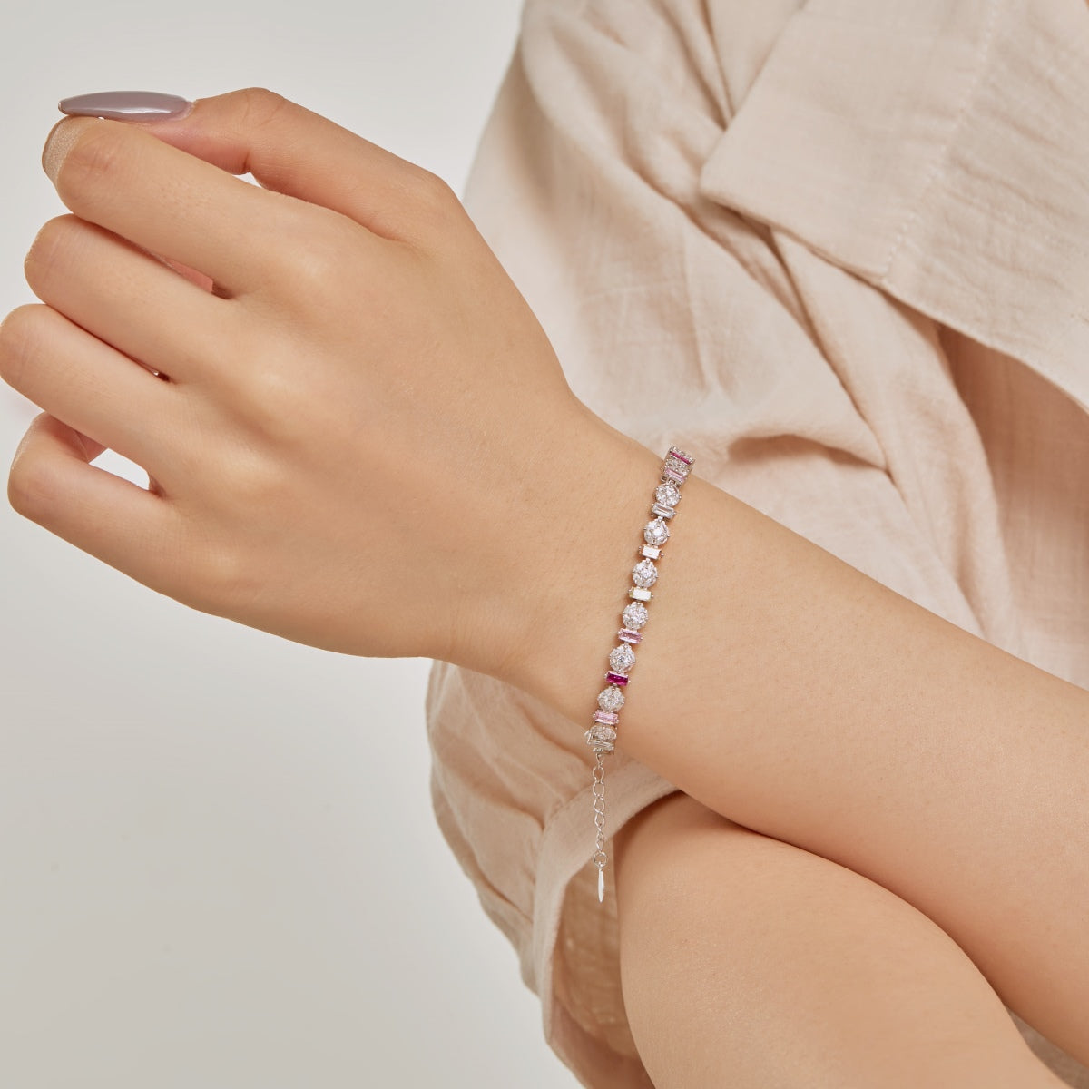 [baslovejewels]輝くカラフルなラウンドシェイプデイリーブレスレット