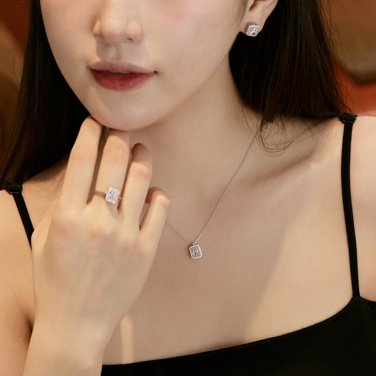 [baslovejewels]1.0カラットの贅沢で繊細なエメラルドカットのデイリーイヤリング