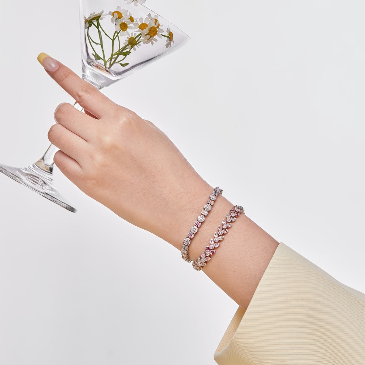 [baslovejewels]繊細で美しい花の形のデイリーブレスレット