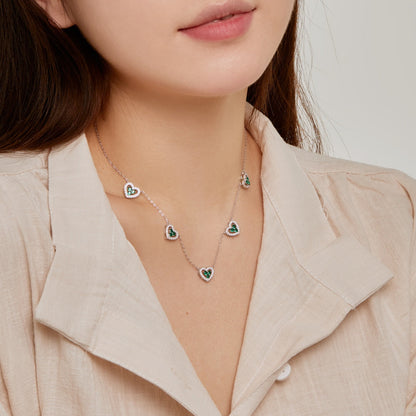[baslovejewels]Funkelnde Halskette mit fünf Herzen