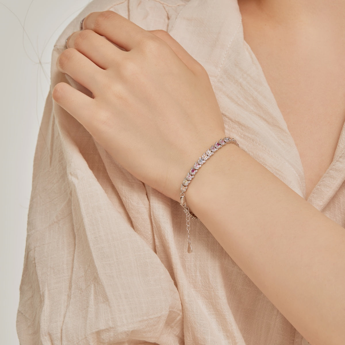 [baslovejewels]繊細でカラフルなマルチカットのデイリーブレスレット