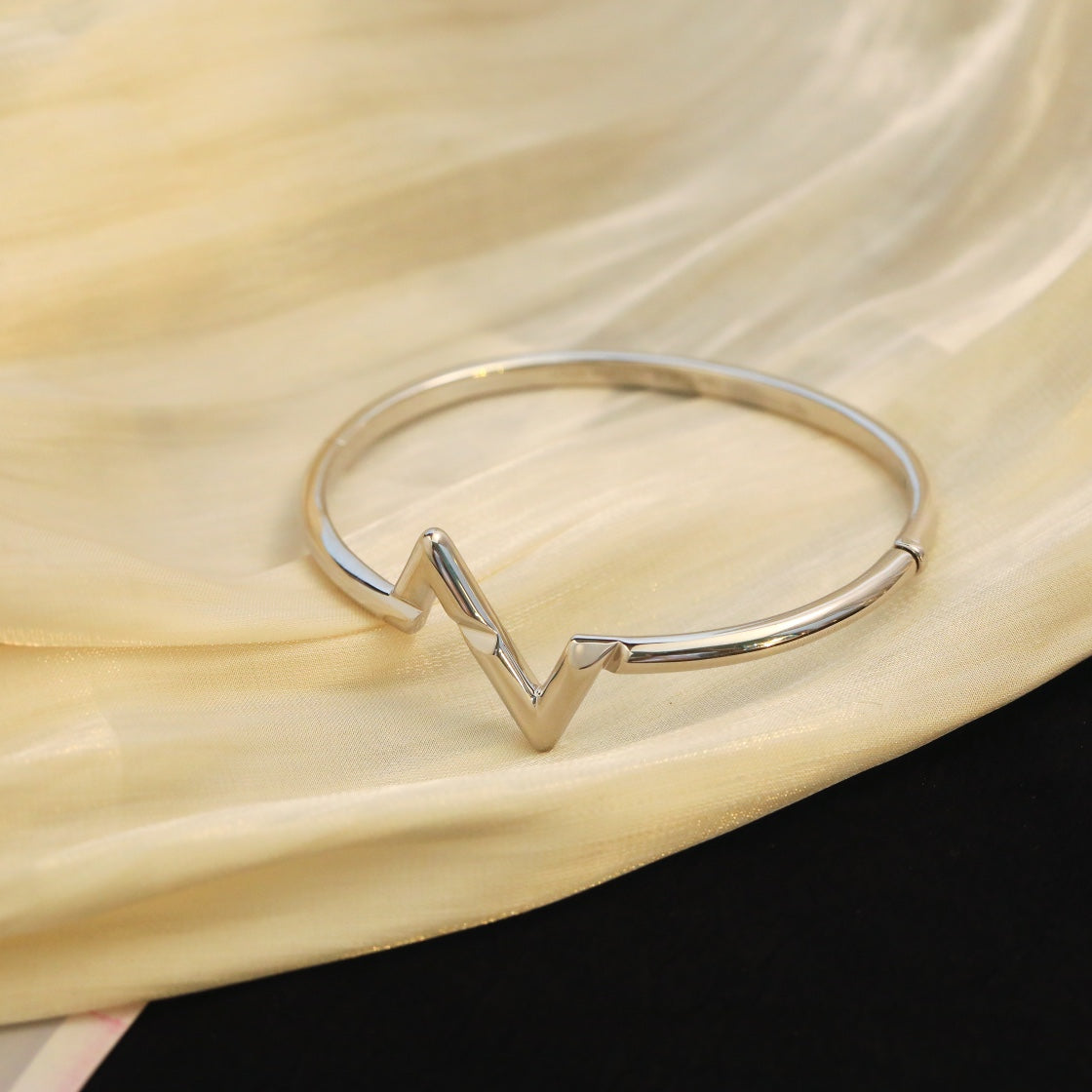 [baslovejewels]VOLTE アップサイト ダウン ブレスレット