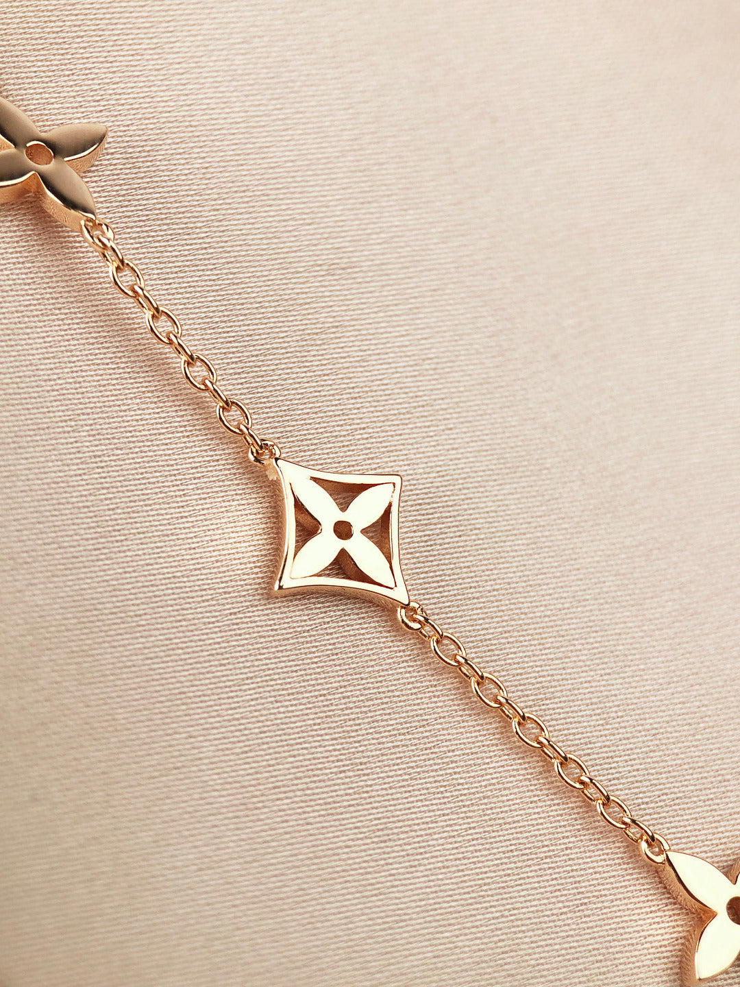 [baslovejewels]STAR AND SUN 7 MOTIFS GOLD BRACELET