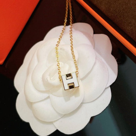 [baslovejewels]H QUADRATISCHE HALSKETTE AUS WEISSEM GOLD