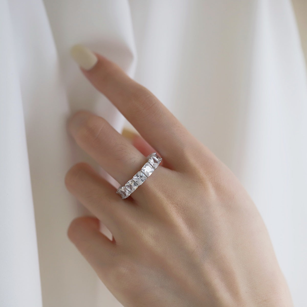 [baslovejewels]エレガントなプリンセスカットテニスリング