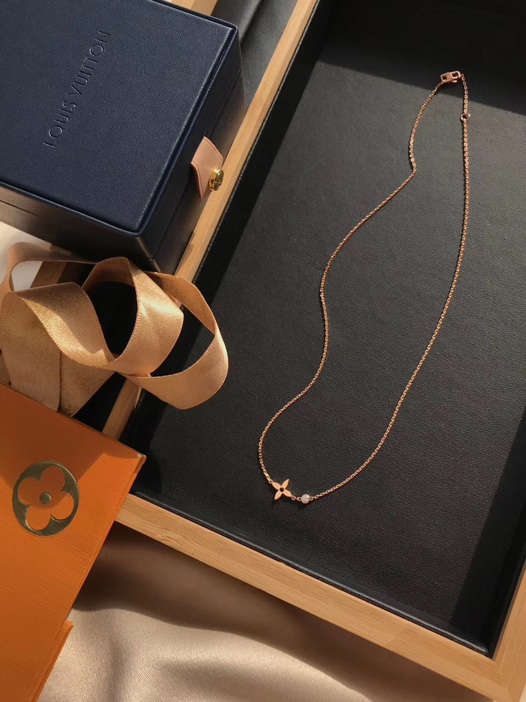 [baslovejewels]BLOSSOM ANHÄNGER ROTGOLD UND DIAMANT