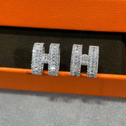 [baslovejewels]H STUD EARRINGS WITH SILVER DIAMONDS