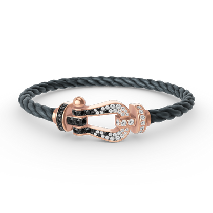[baslovejewels]FORCE GROSSES HUFEISENARMBAND MIT SCHWARZEN WEISSEN DIAMANTEN IN ROSÉGOLD